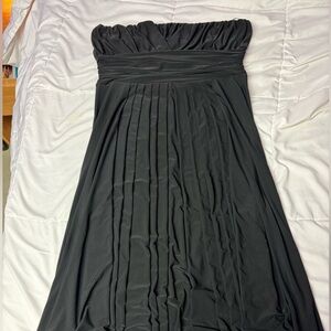 The limited Elegant Black Strapless Pleated Dress